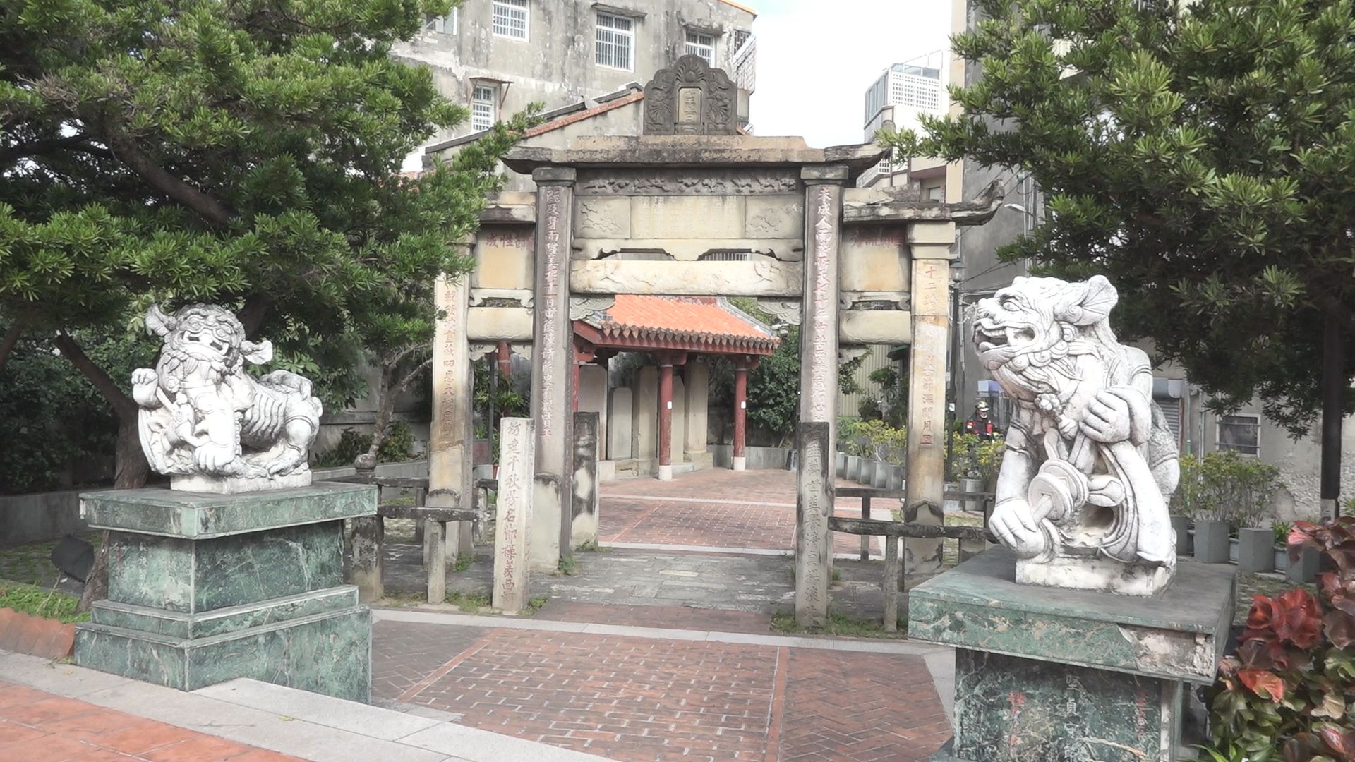 大甲貞節牌坊告示牌遭塗鴉古蹟幸好無礙 鑫傳國際多媒體科技股份有限公司tdn台灣生活新聞