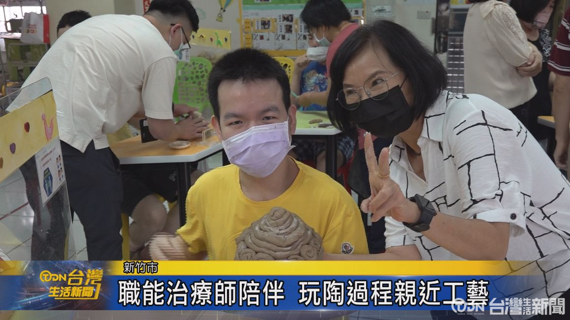 學員動動手,動動腦,在體驗工藝的過程,更加親近工藝,快樂學習